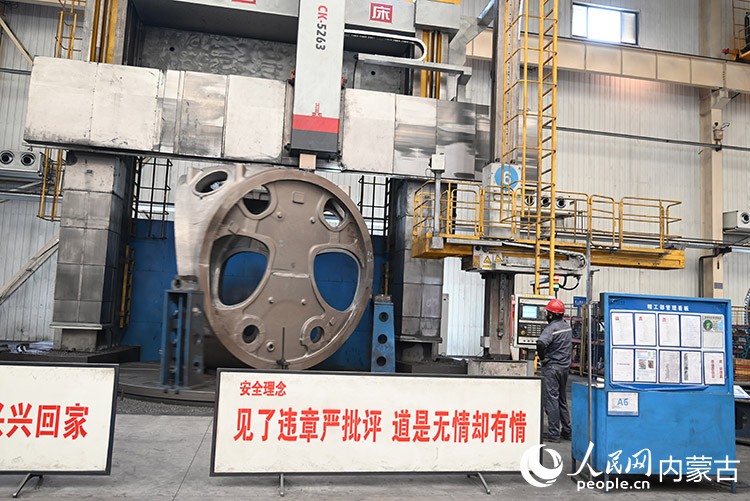 行进中国｜在科尔沁大地全流程制作一座“大