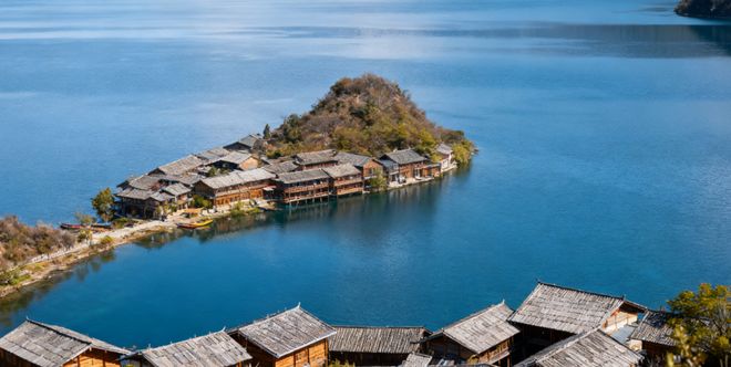 云南旅游选旅行社指南：正规资质+五星认证